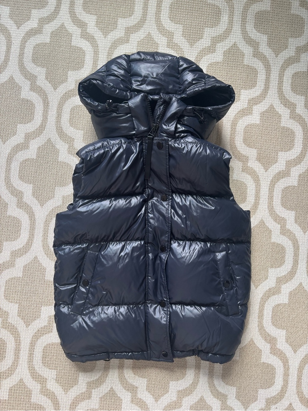 Quince Responsible Down
Hooded Puffer Vest Shiny Navy Blue Outerwear XS